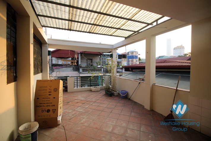 Cheap house for rent in Hoang Hoa Tham, Ba Dinh district, Ha Noi